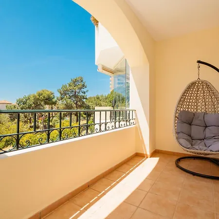 With Direct Beach Access, In Hacienda Playa, Elviria Apartment *